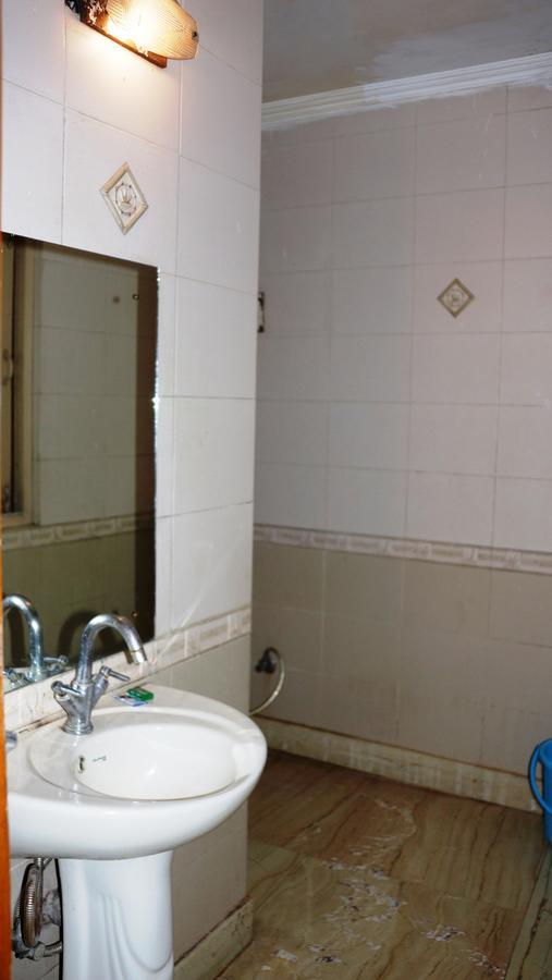 Hotel Maxfort Airport 2*
