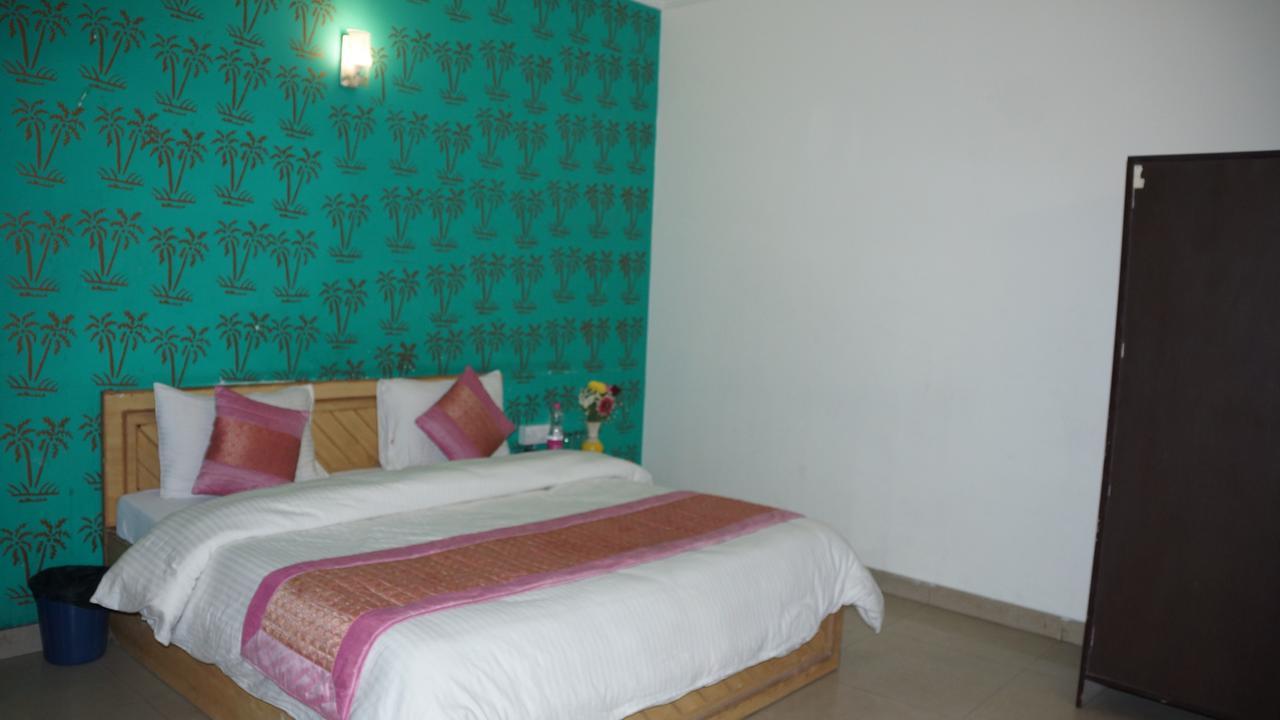 Maxfort Airport 2* New Delhi