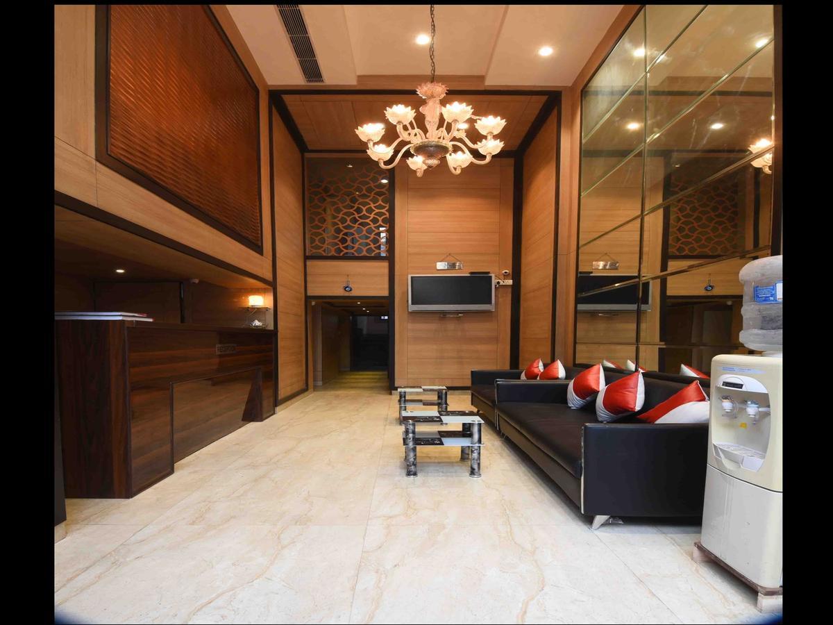 Hotel Royal Grand - Opposite Axis Bank East Patel Nagar 3*