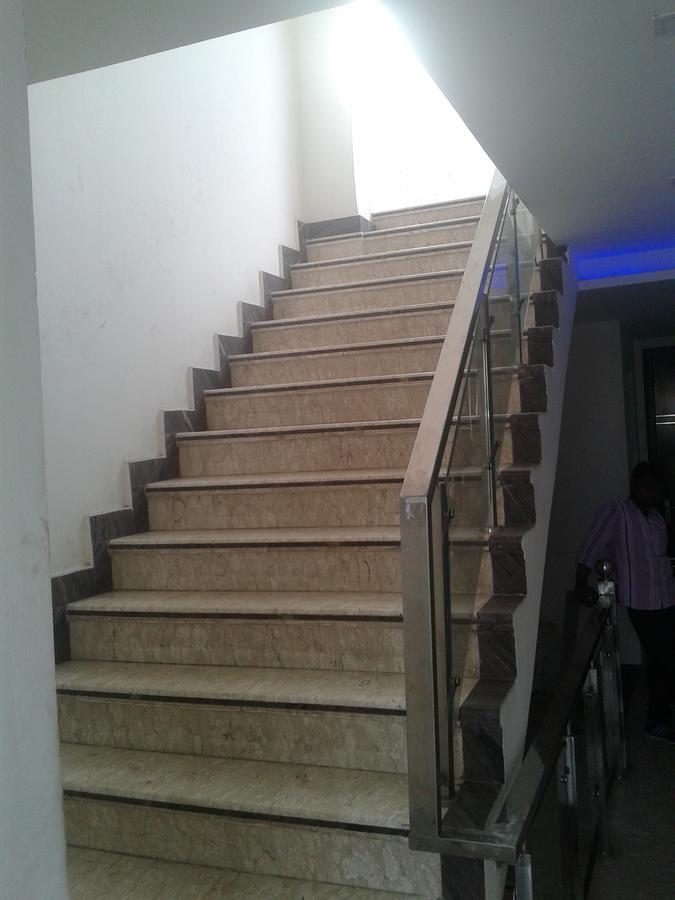 Hotel Grand Shyam- In Front Of New Delhi Railway Station-Couple Friendly 2* New Delhi