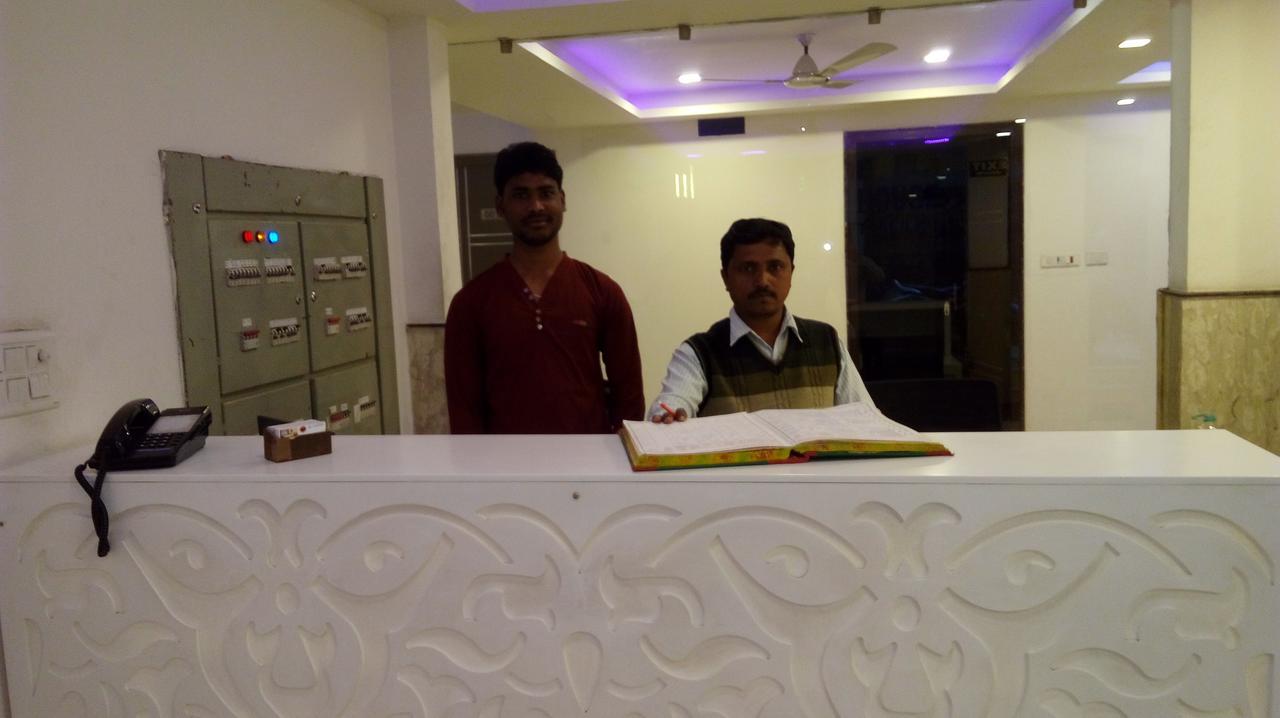 Hotel Grand Shyam- In Front Of New Delhi Railway Station-Couple Friendly 2* New Delhi