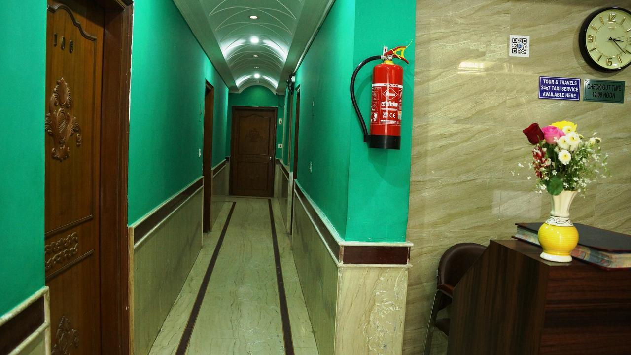 Maxfort Airport 2* New Delhi