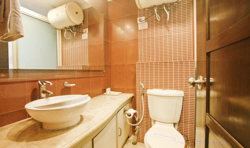 Hotel Chirag Residency 3*
