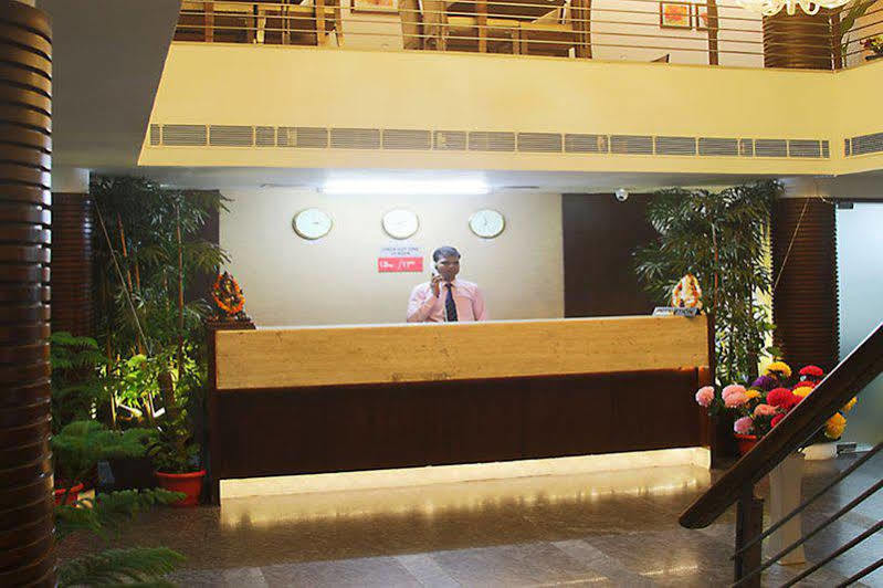 Hotel Lotus Airport Hotel, 3*