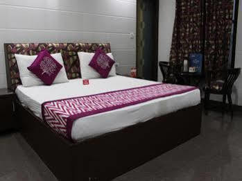 Oyo 2705 Preet Palace 3* New Delhi