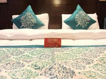 Hotel Oyo Paharganj Near Bikaner Sweets 3*