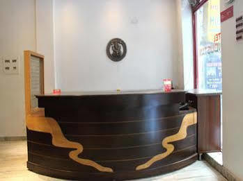 Hotel Oyo Paharganj Near Bikaner Sweets 3*
