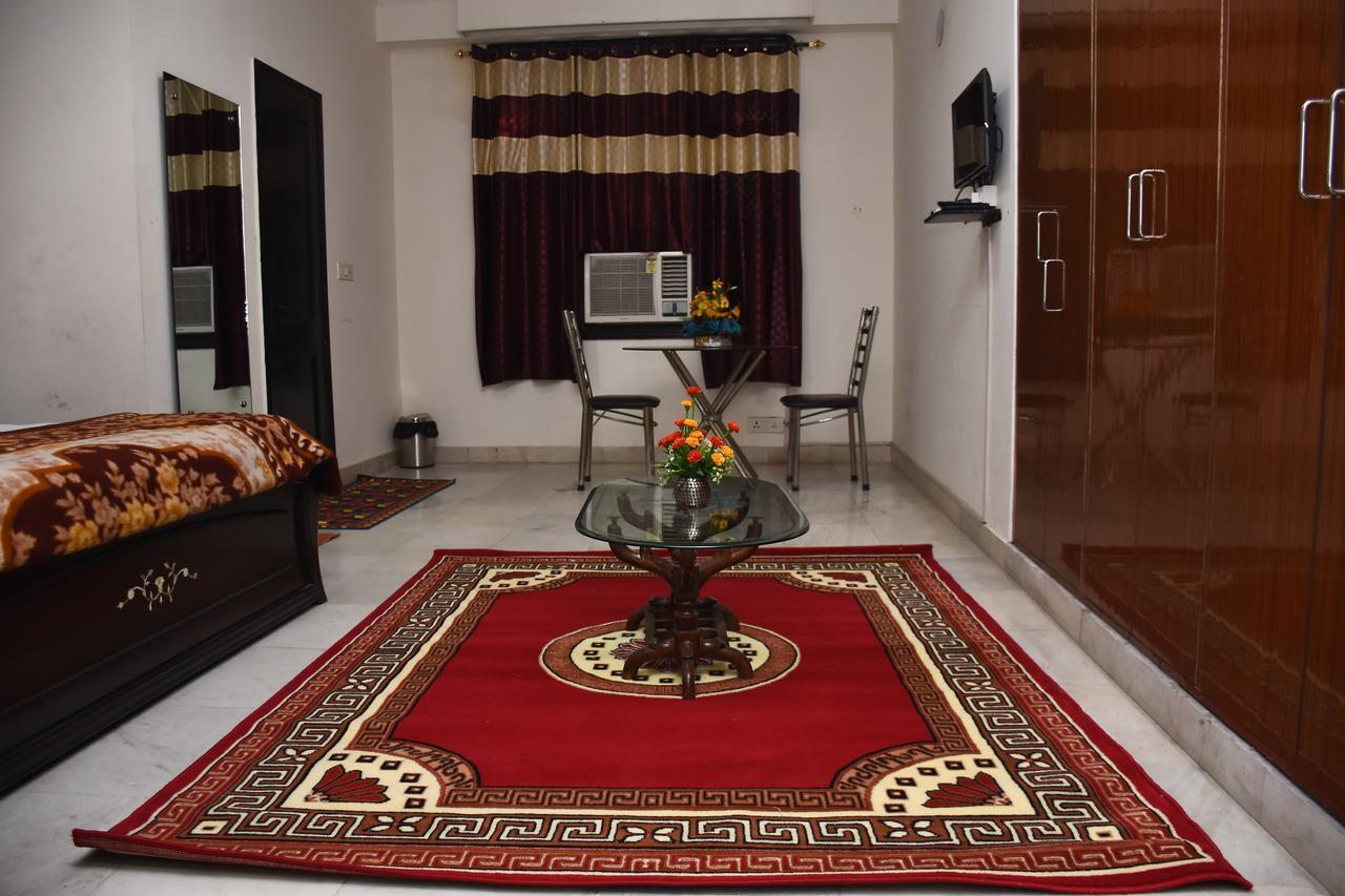 Jagannath & Hotel Nova Deli