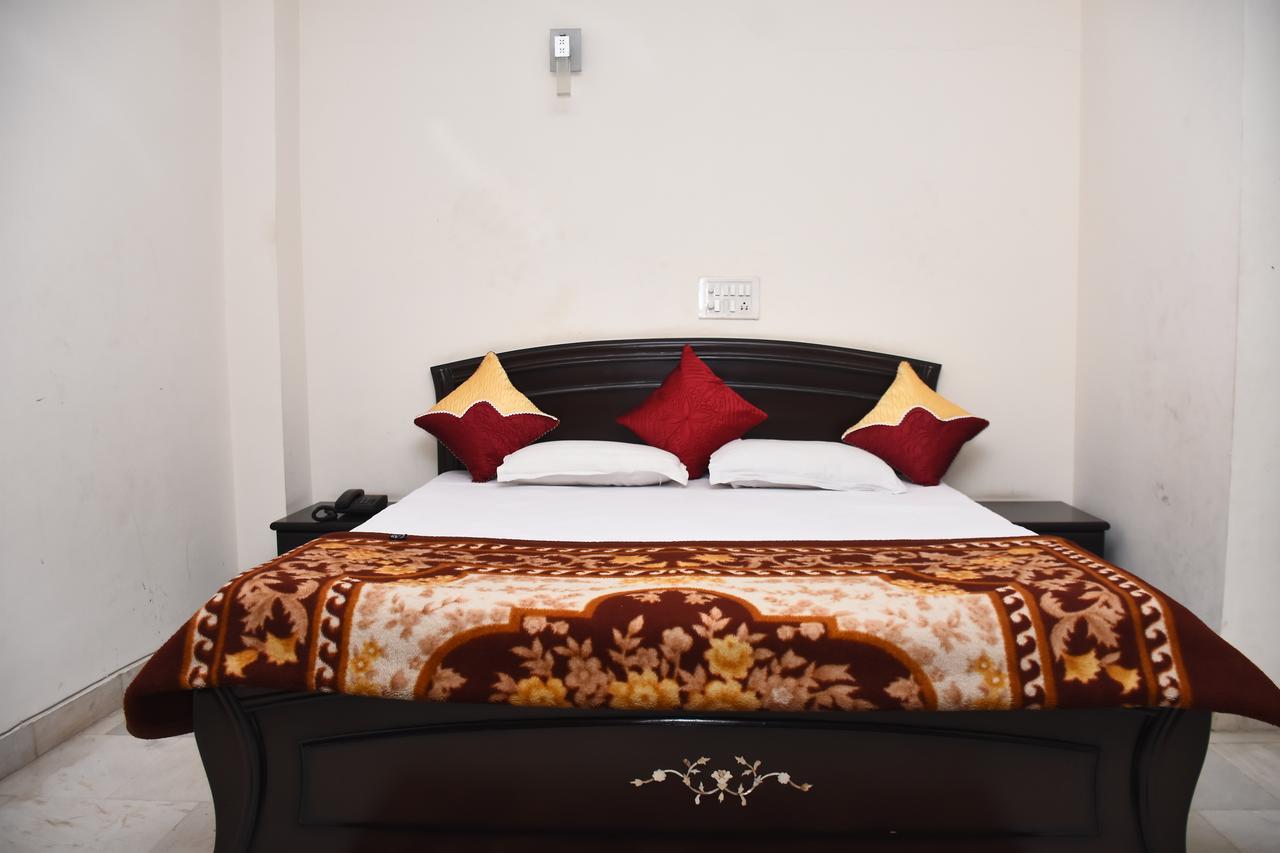 Jagannath & Hotel 2*