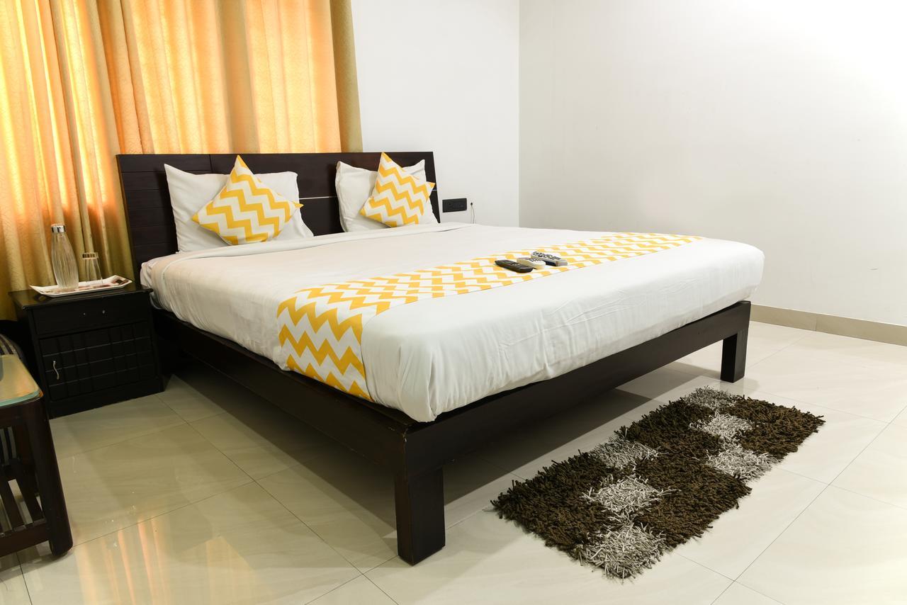 Hotel Fabexpress Yug Karol Bagh 3*