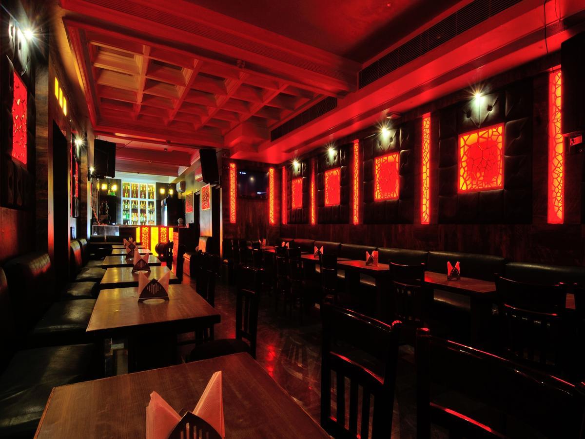 Hotel The Gold Regency - 02 Mins From Railway Station