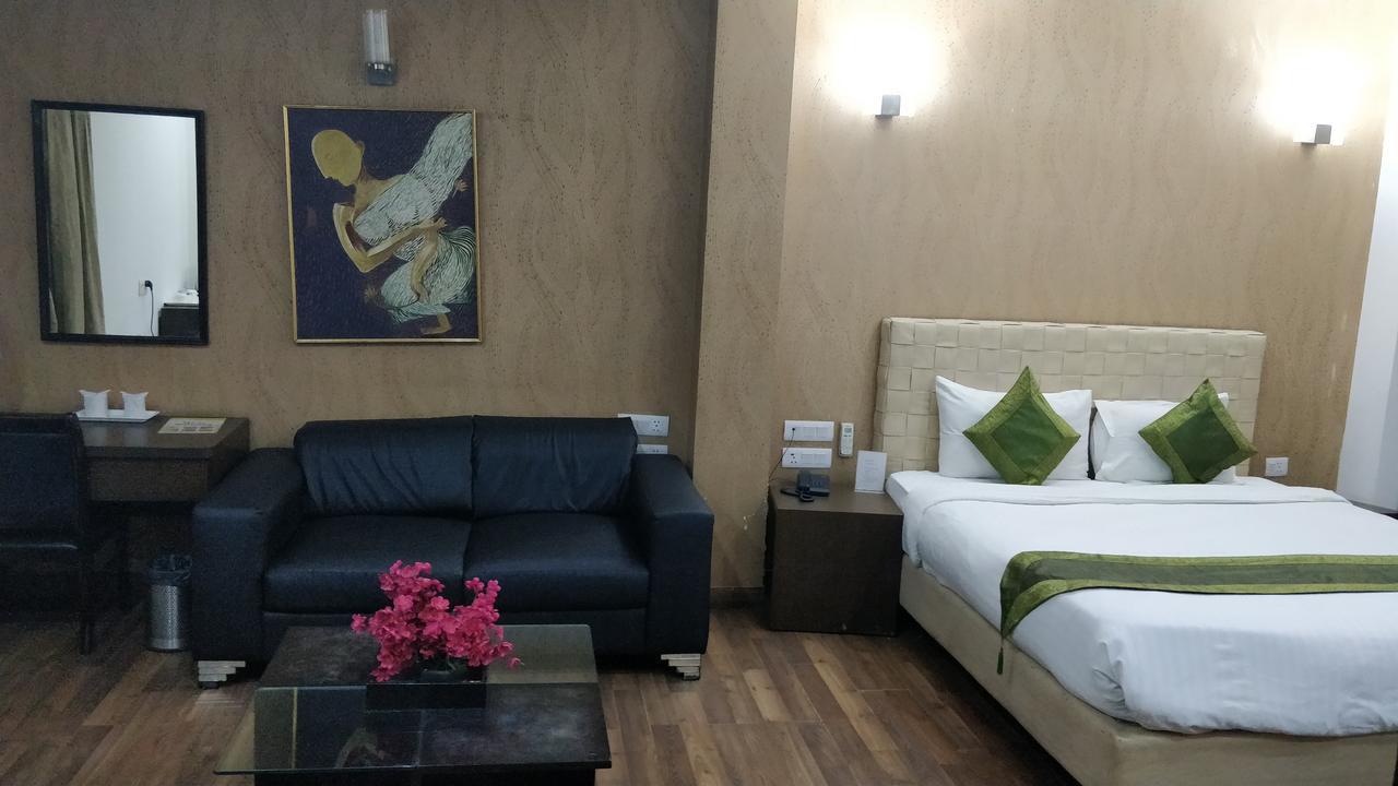 Fabhotel Cameron
