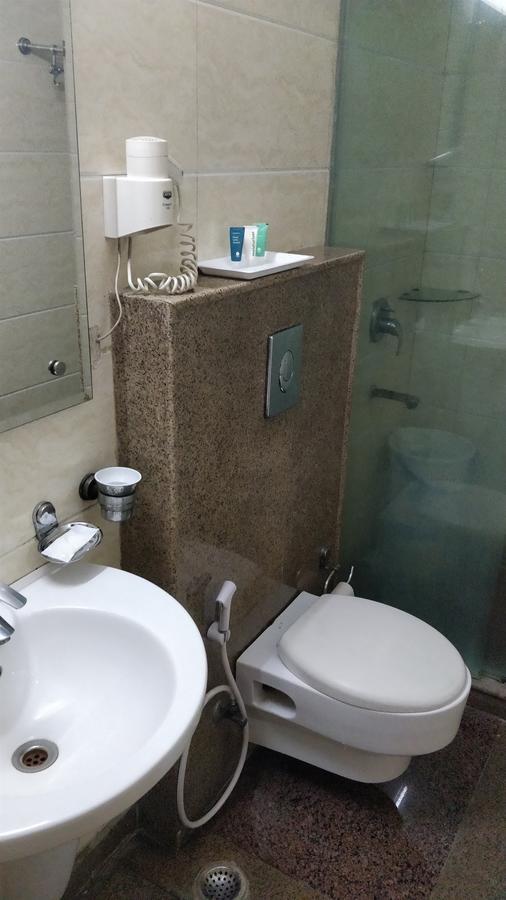 Fabhotel Cameron