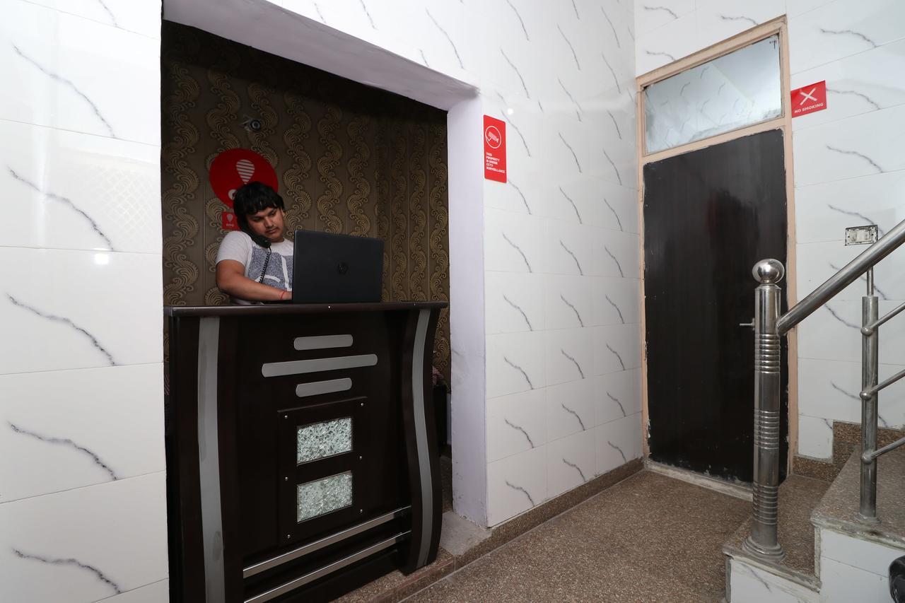 Oyo New Capital Near M2k Cinemas Rohini Hotel Delhi (National Capital Territory of India)