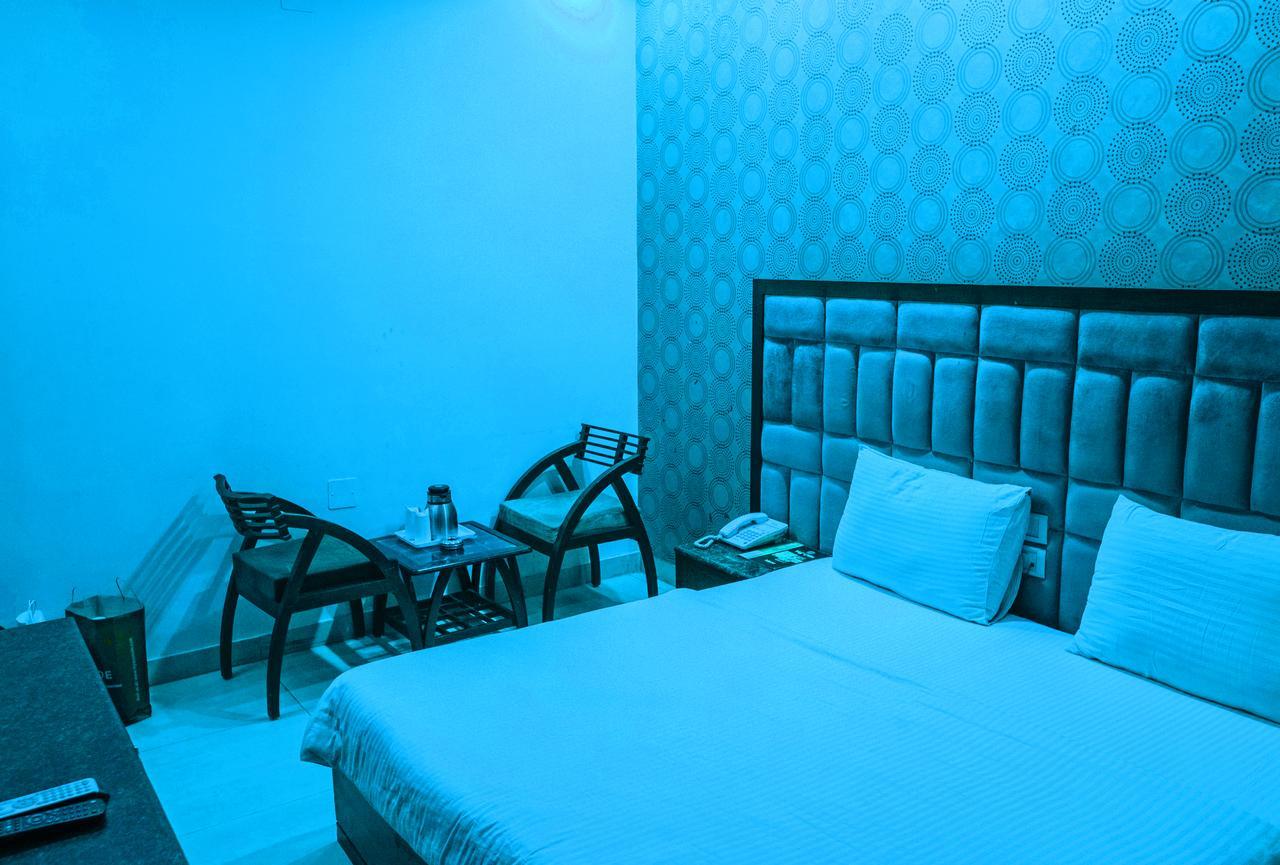 Hotel Fabexpress Yug Karol Bagh
