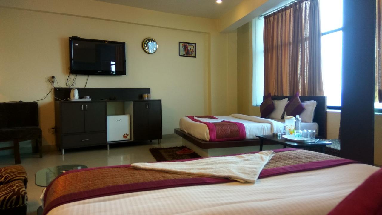 Hotel Airport Port View