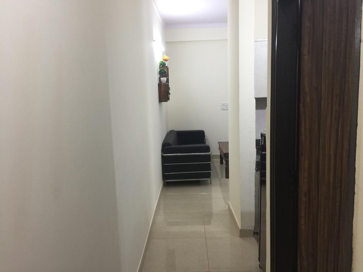 The Raveesh E24 - 2bhk Serviced Homestay New Delhi