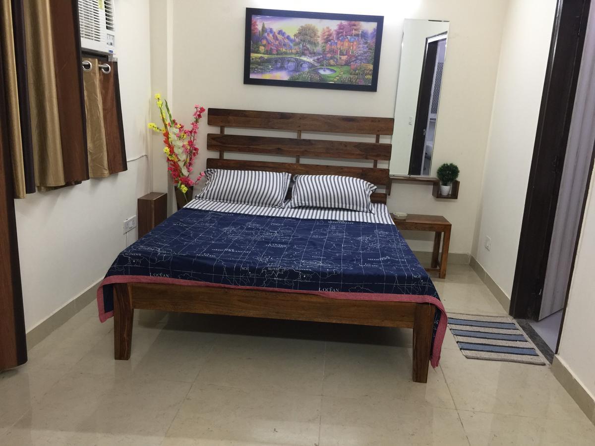 The Raveesh E24 - 2bhk Serviced * New Delhi