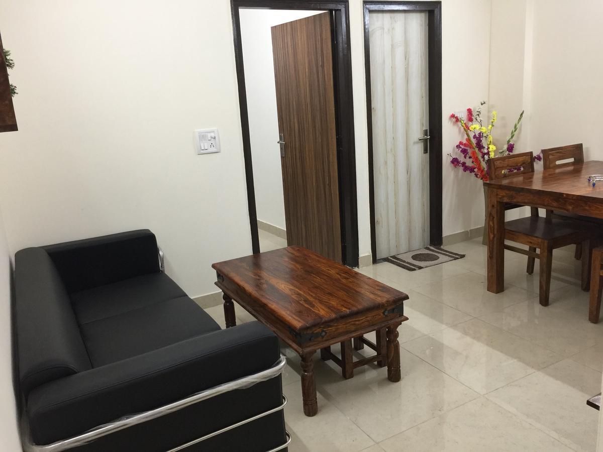 The Raveesh E24 - 2bhk Serviced New Delhi
