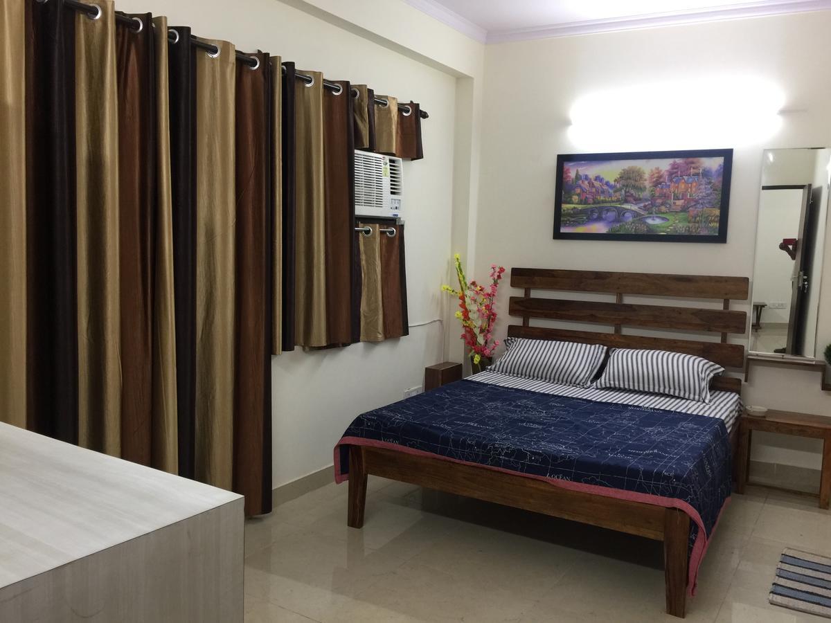 The Raveesh E24 - 2bhk Serviced Homestay *