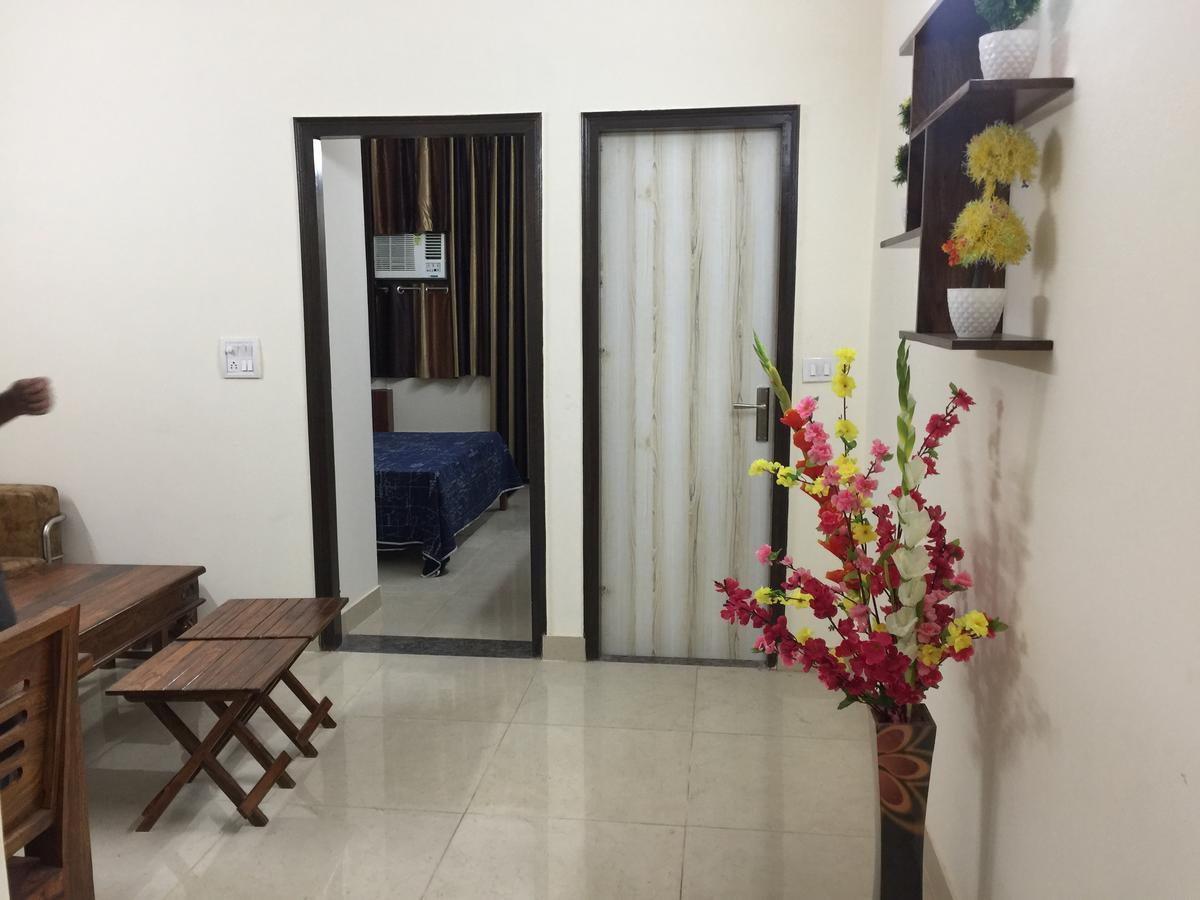 The Raveesh E24 - 2bhk Serviced New Delhi