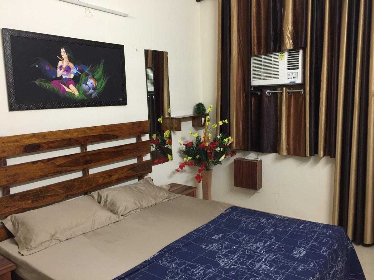 Homestay The Raveesh E24 - 2bhk Serviced *