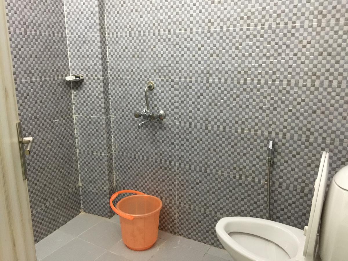 The Raveesh E24 - 2bhk Serviced Homestay *