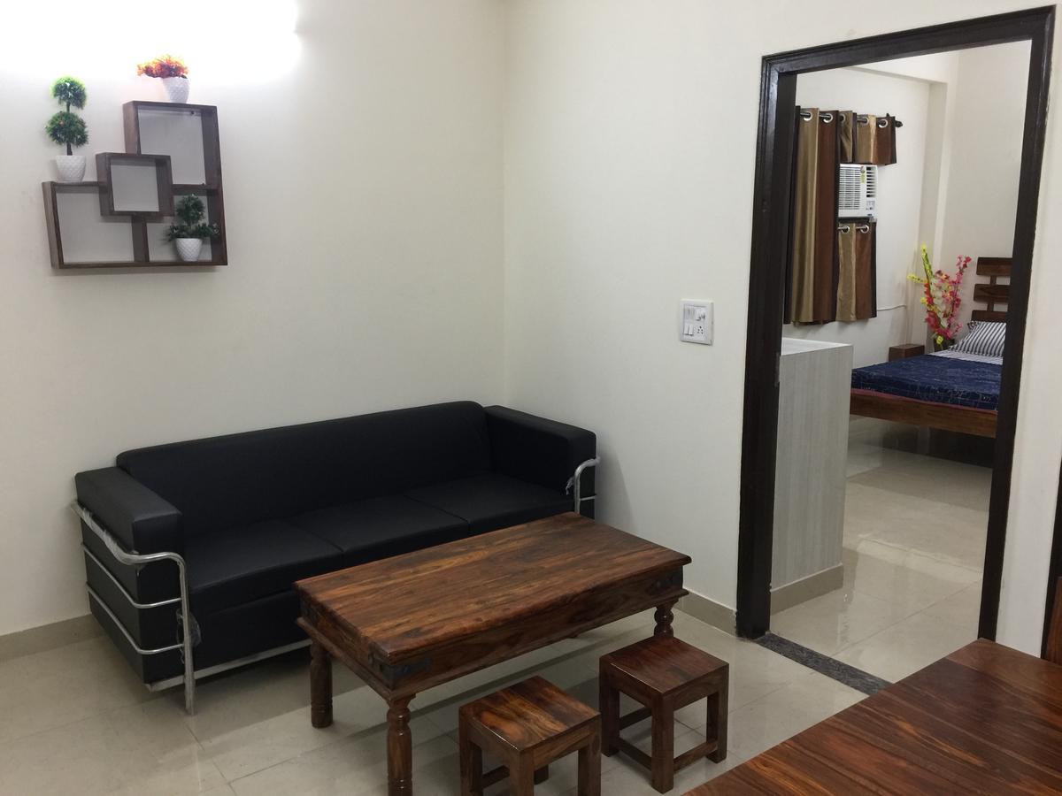 The Raveesh E24 - 2bhk Serviced New Delhi