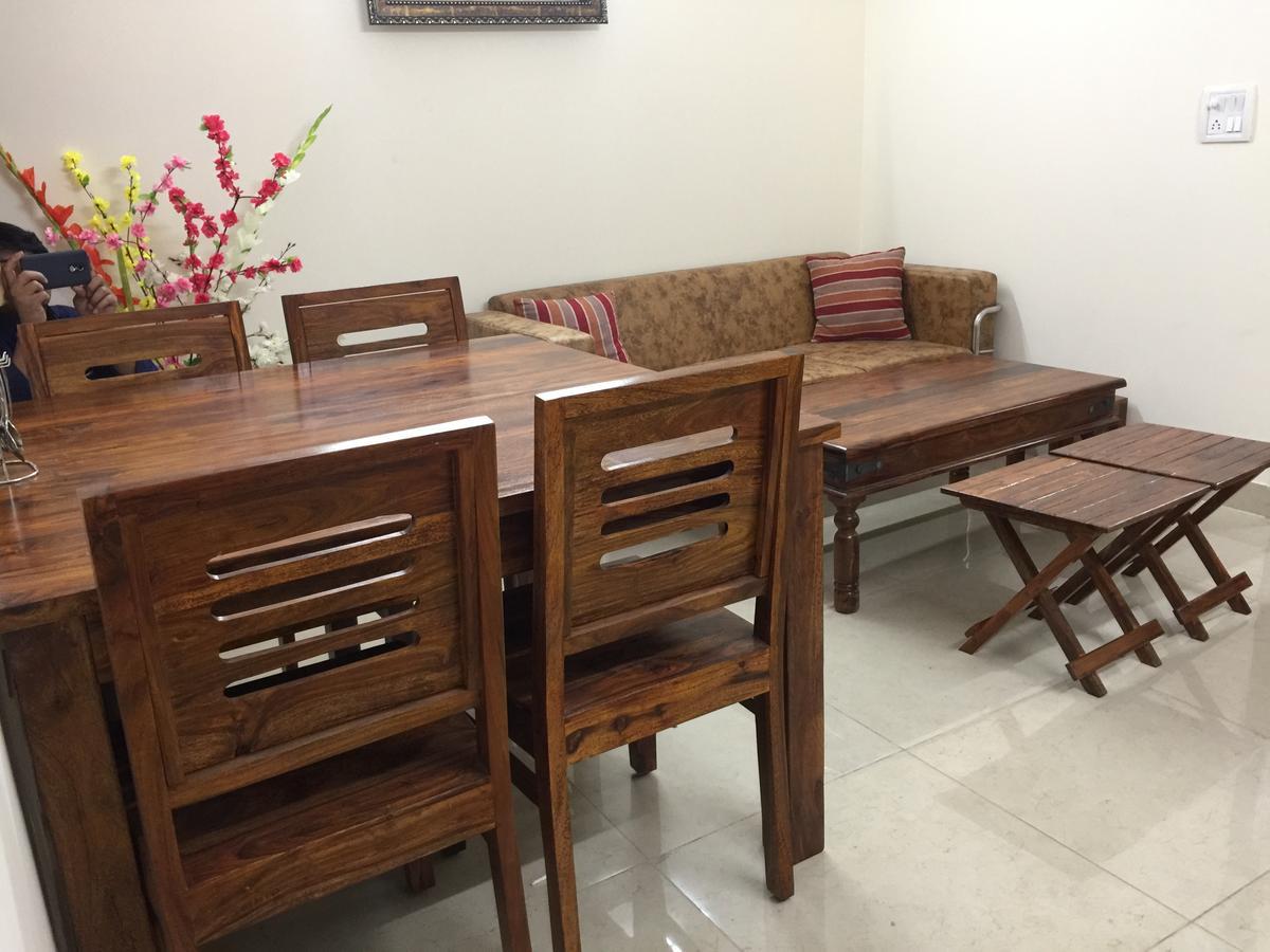 The Raveesh E24 - 2bhk Serviced Homestay