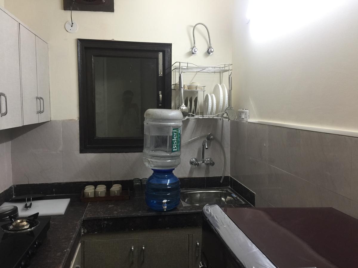 The Raveesh E24 - 2bhk Serviced New Delhi