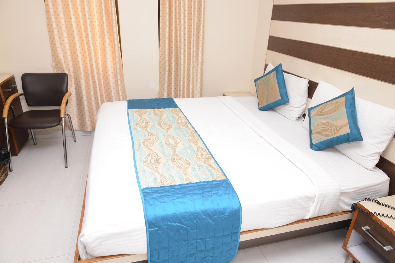 Balsons Continental 3* New Delhi