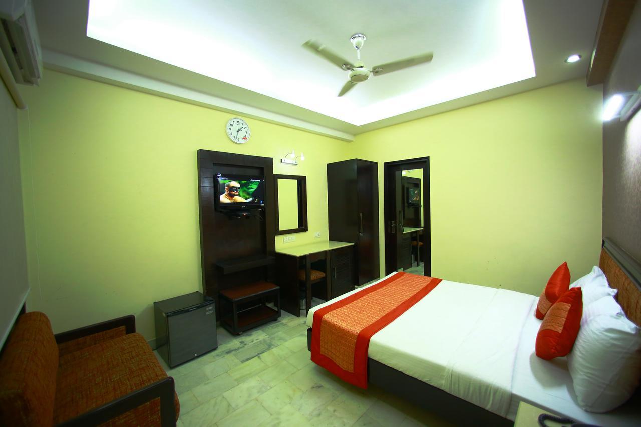 Sundeep Hotel 2*