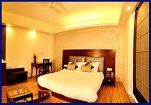 Hotel Vaccinated Staff - Oyo 13758 Xs Residency Delhi (National Capital Territory of India)