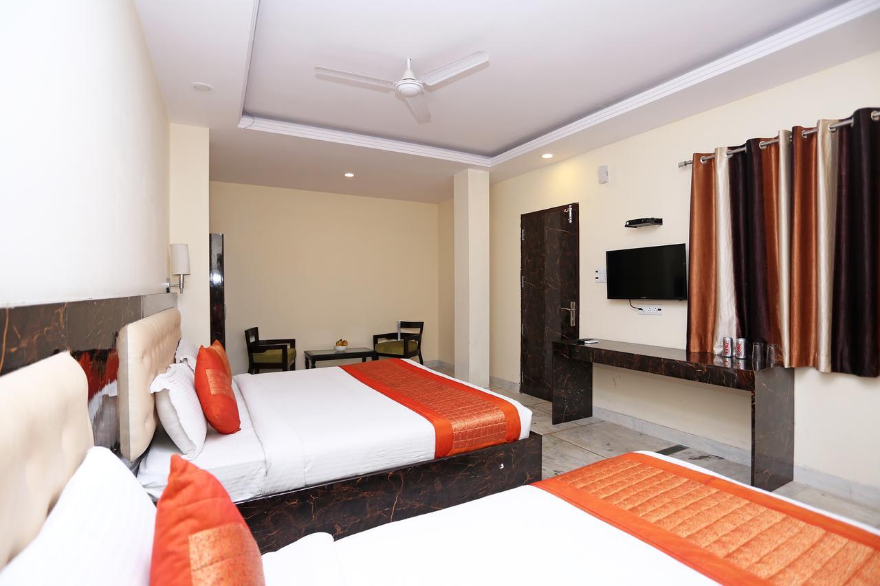 Oyo 10381 Aerodrome Palace Hotel