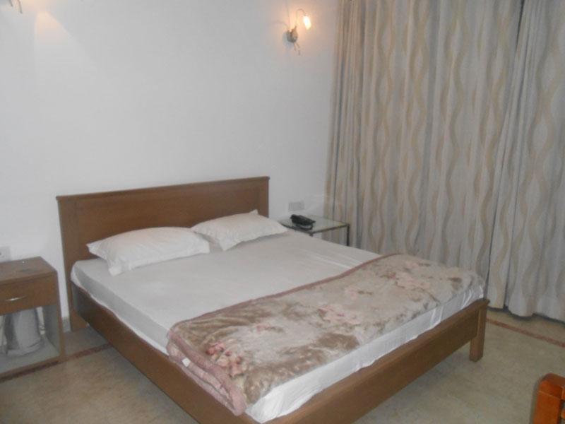 Acomodação com café da manhã  Livia Residency 2*