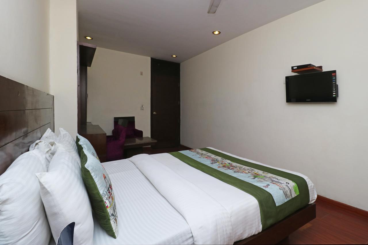 The Raj At Railway Station Hotel 3*