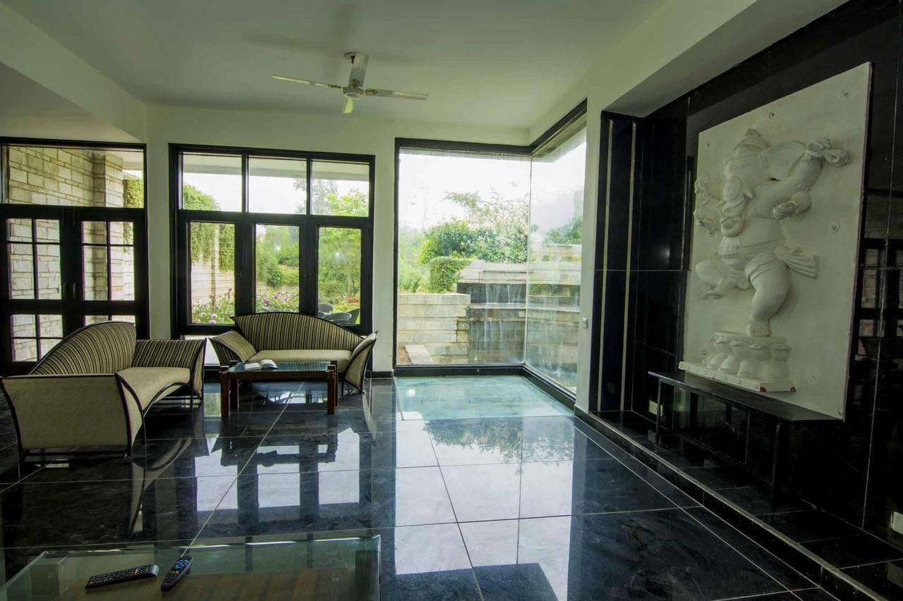 Resort V Resorts Farm Delhi Nova Deli