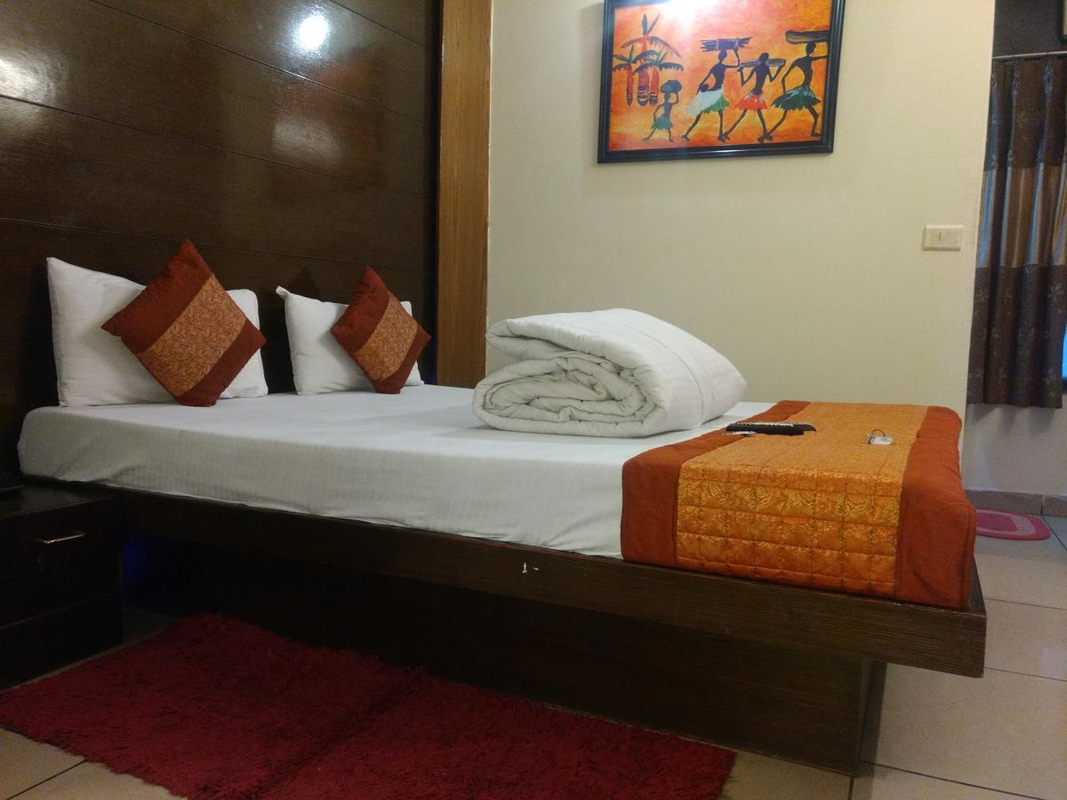 Hotel Sun Village Near Railway Station 2*