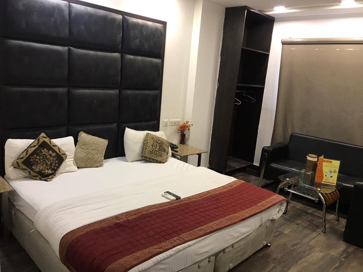 Saya Deluxe Near Railway Station ' Hotel 3*
