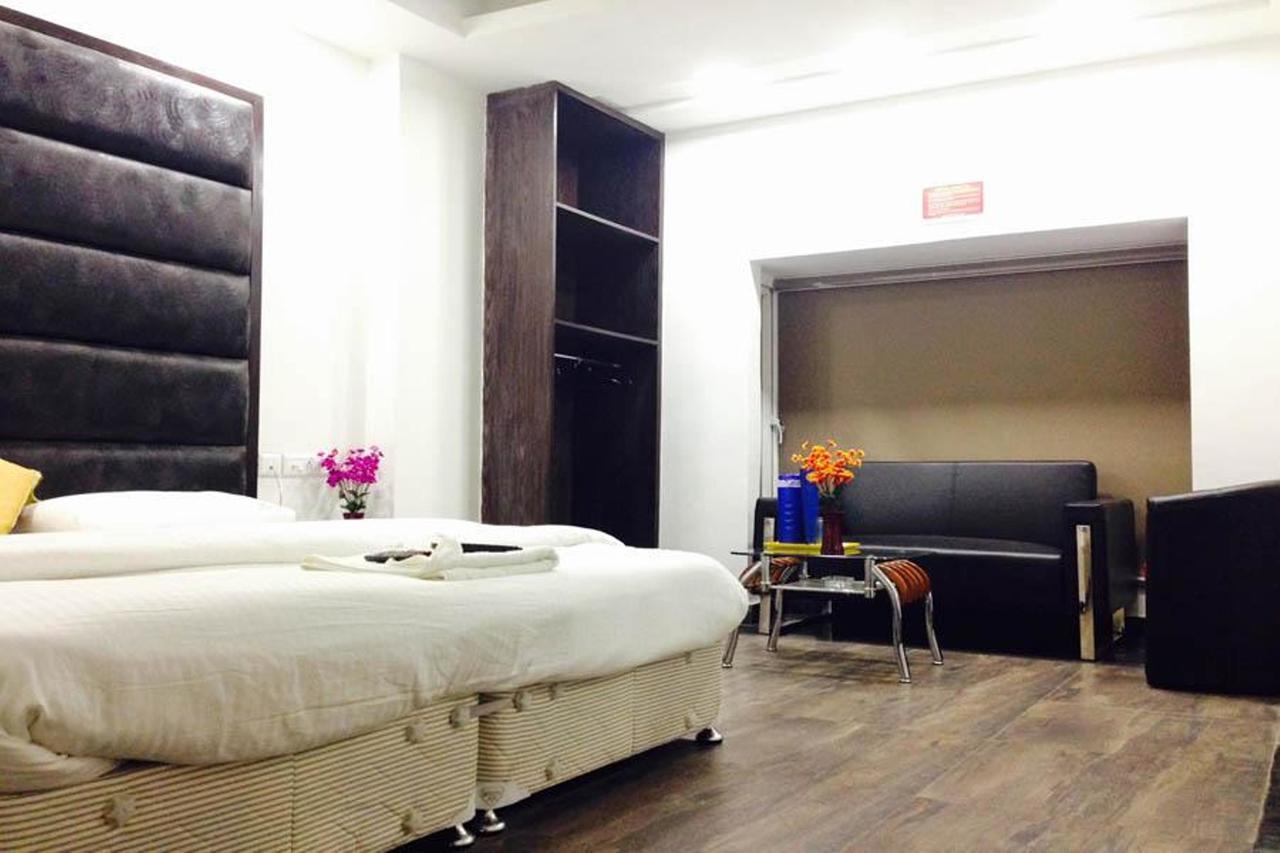 Saya Deluxe Near Railway Station ' Hotel 3*