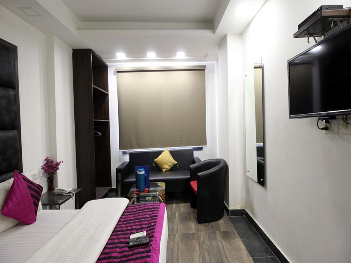 Saya Deluxe Near Railway Station '