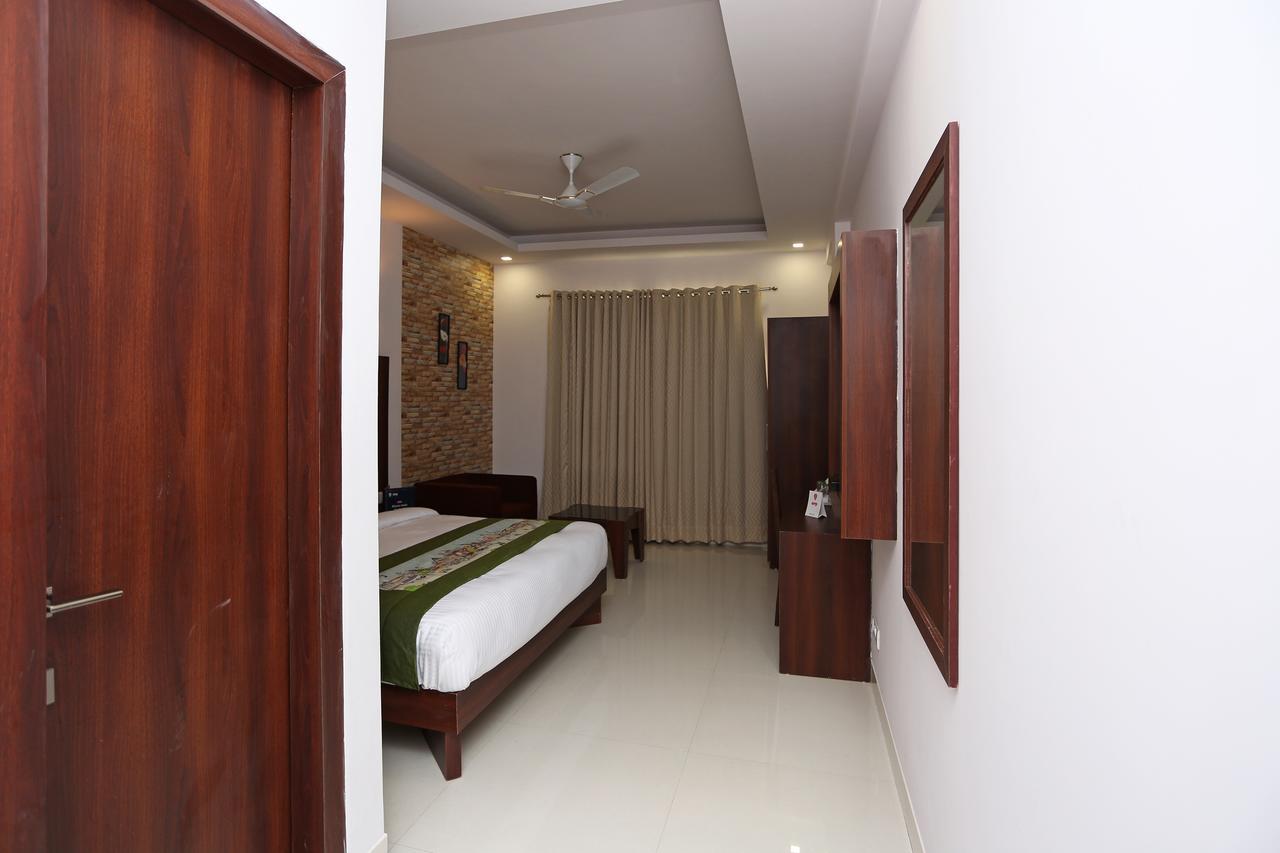 Arch - Near Aerocity Hotel New Delhi