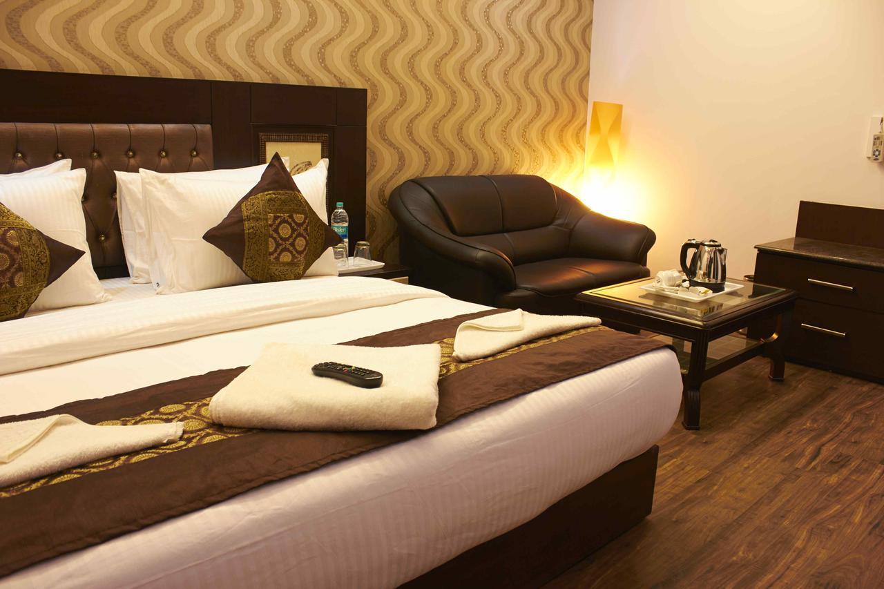 Hotel Waterfall Delhi (National Capital Territory of India)