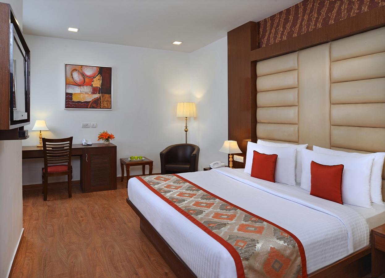 Taurus Sarovar Portico 4*