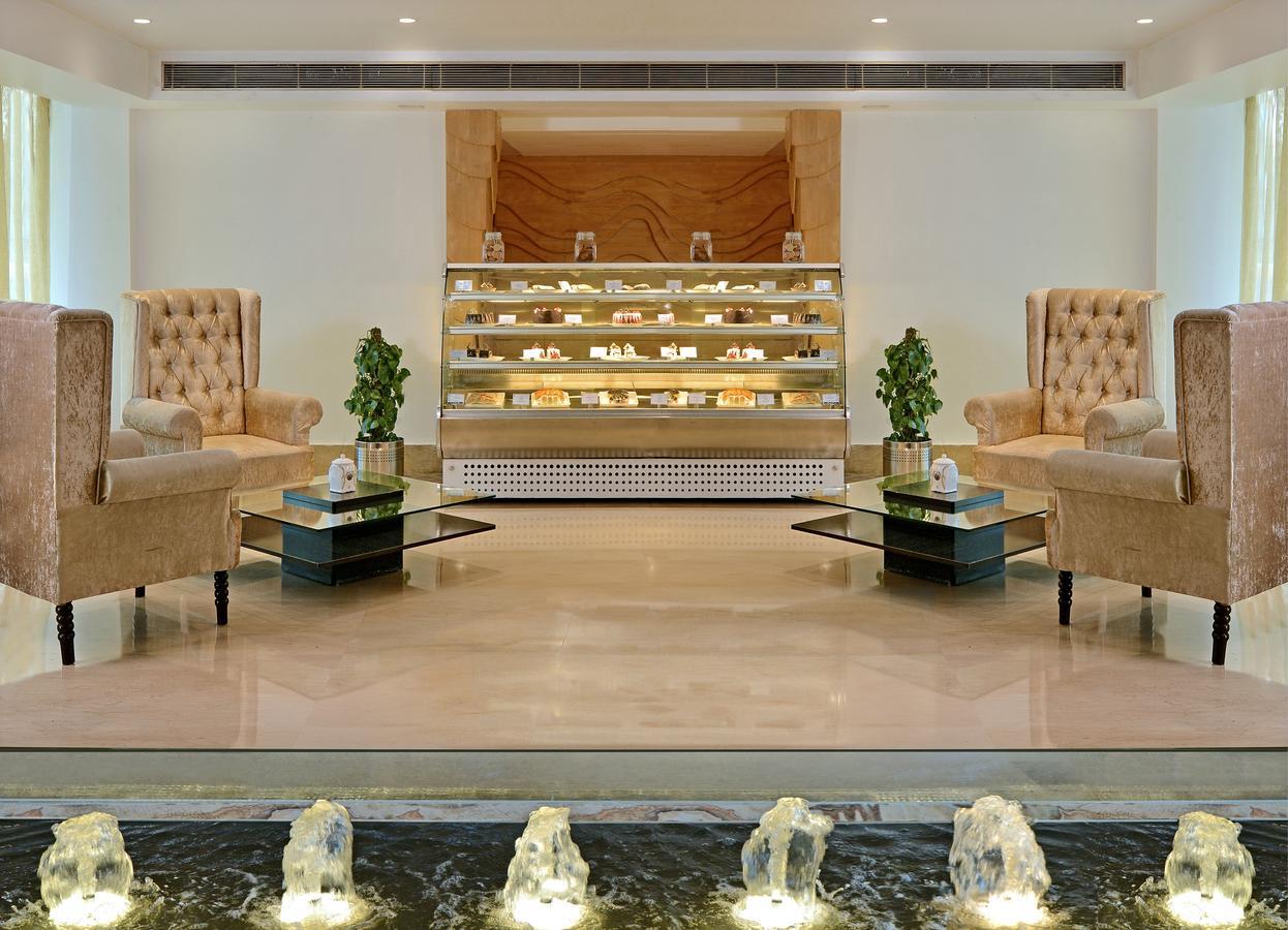 Taurus Sarovar Portico Hotel