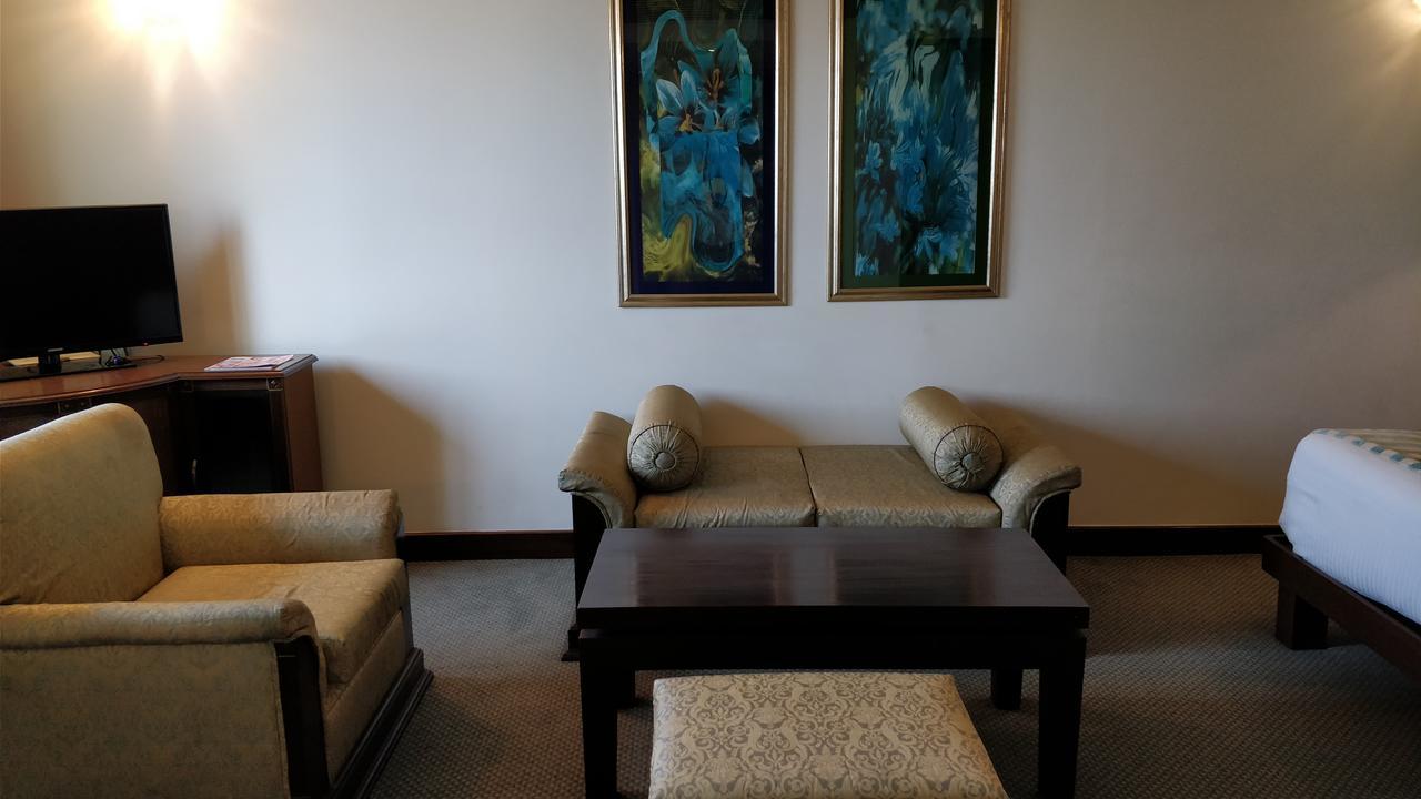 Hotel The Suryaa