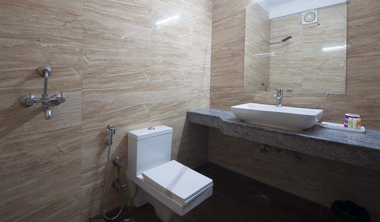 Apra Hotel 3*