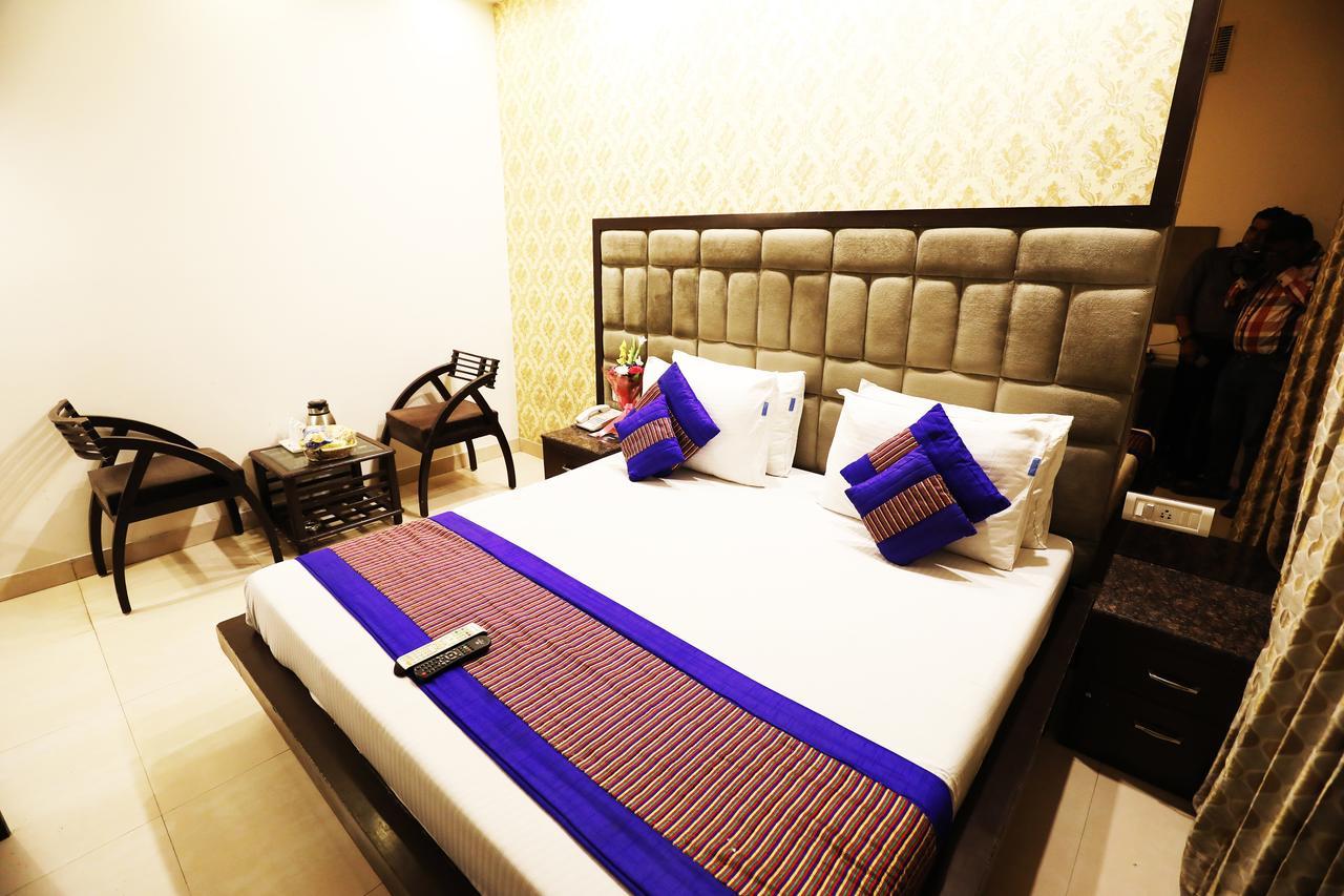 Fabexpress Yug Karol Bagh Delhi (National Capital Territory of India)