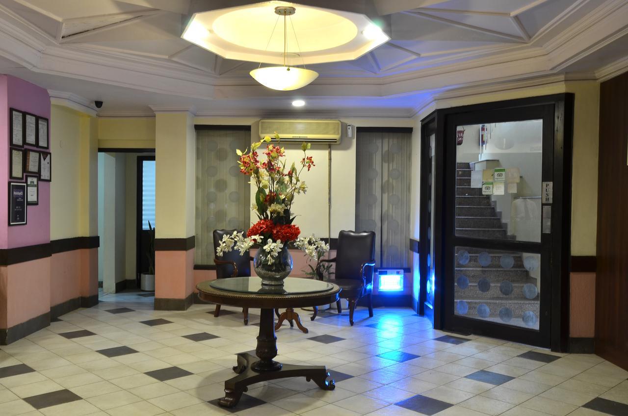 Hotel The Tourist - 1 Min From Railway Station