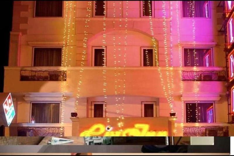 Liv - Naraina Hotel 3*